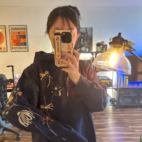 Aritzia Little Moon embroidery hoodie - Picture 8 of 8